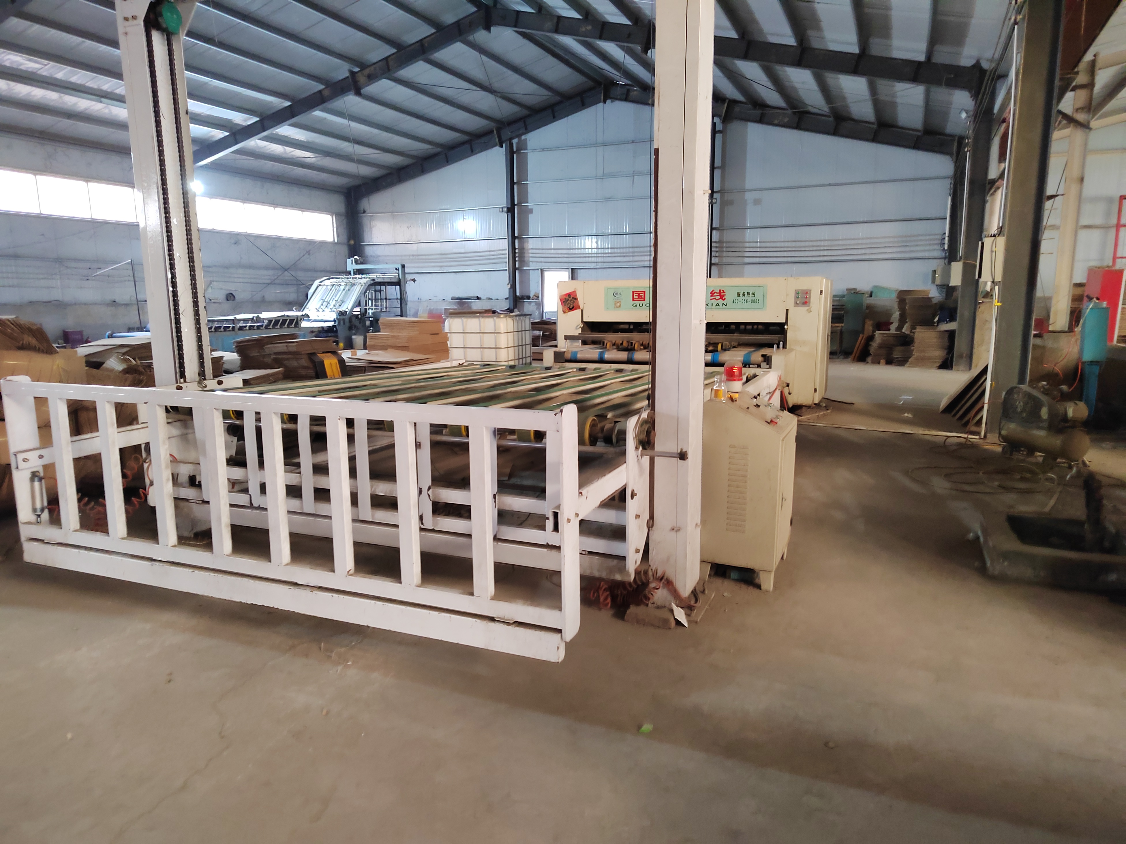 紙箱廠家機(jī)臺(tái)操作有哪些注意事項(xiàng)？